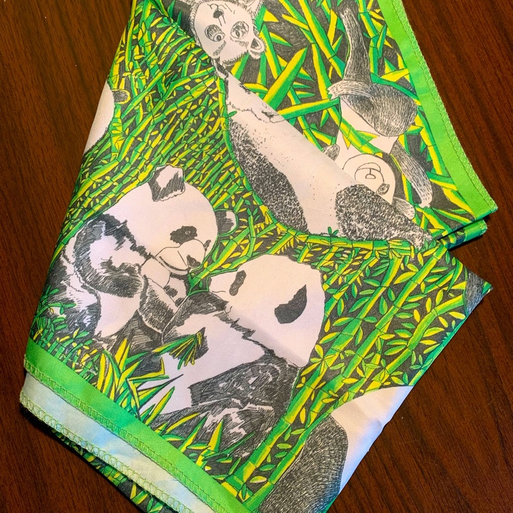 LUSH Panda Party knot wrap 70cm x 70 cm